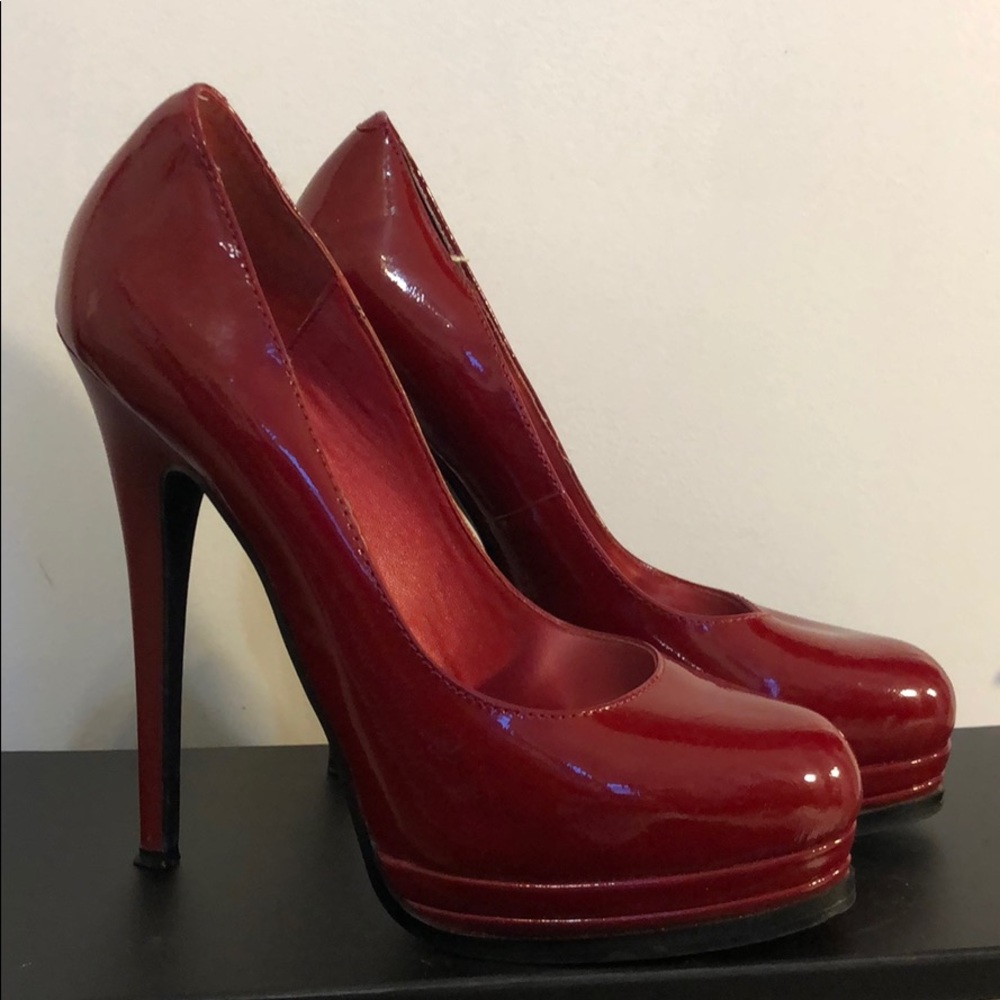 Bebe red patent leather style pumps